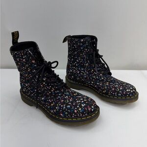 Dr Marten’s ankle boots